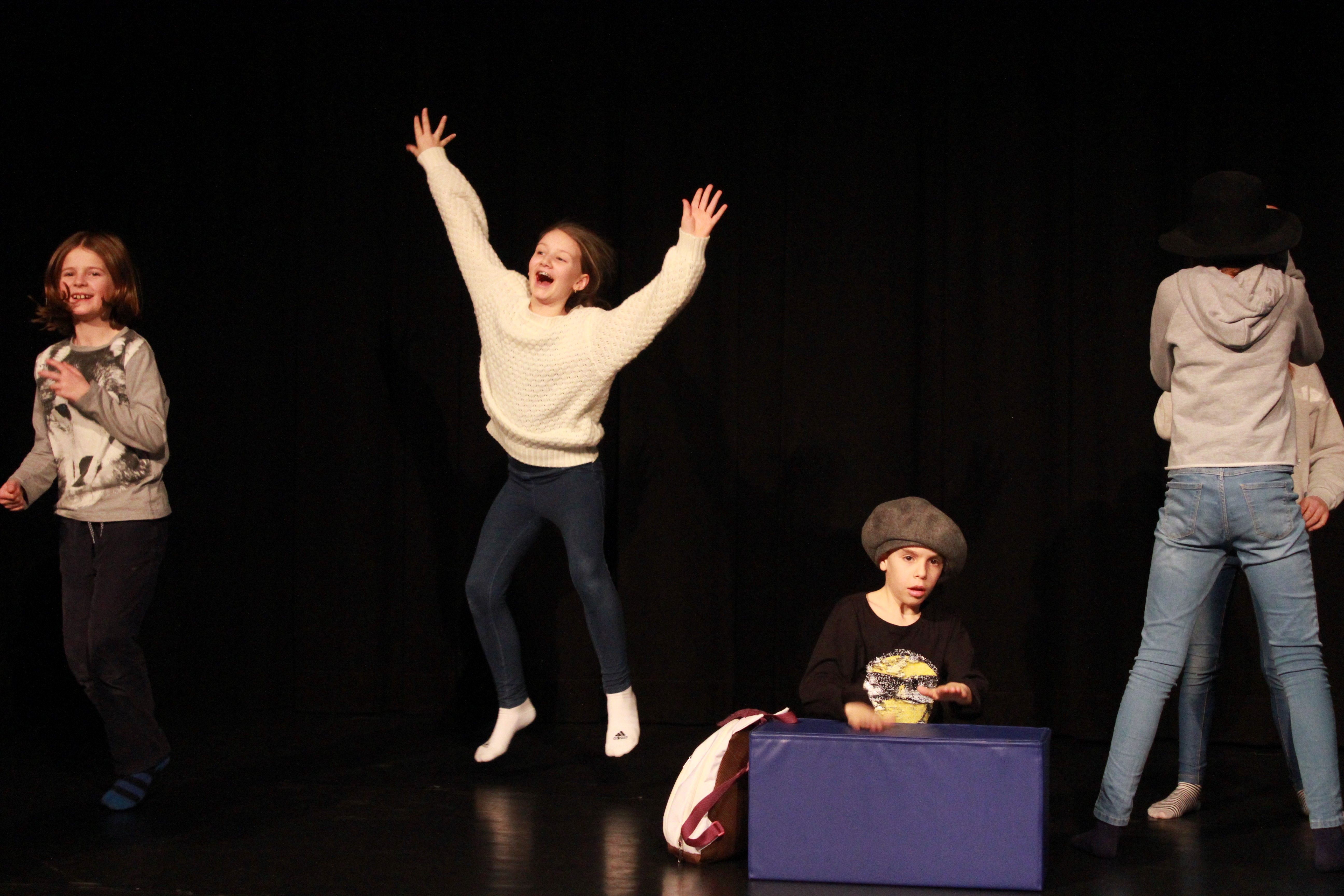 «S Gheimnis im alte Turm» / «Lisa und die Räuber»